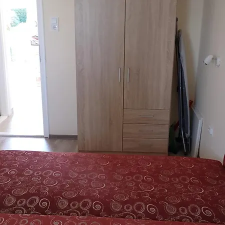Vizparti Apartment *